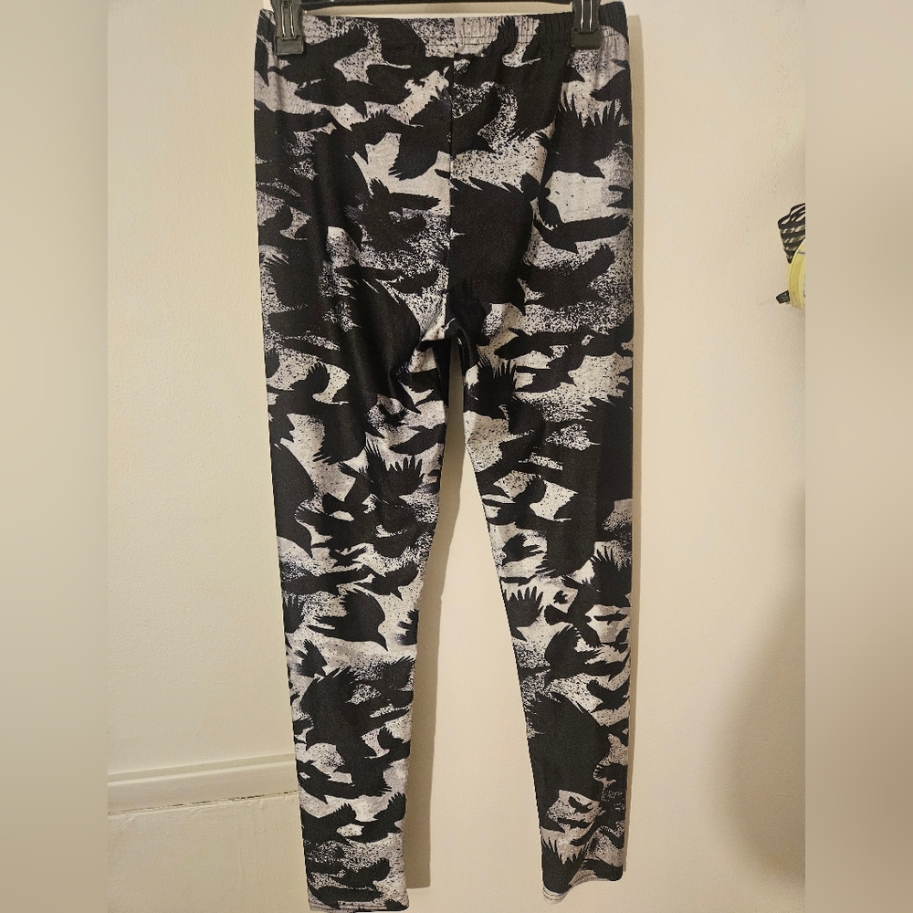Black and White Bird Print Leggings
